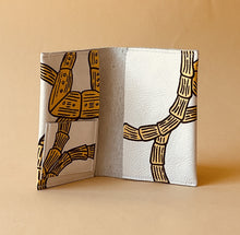 Load image into Gallery viewer, Leather Passport Cover - Bonita