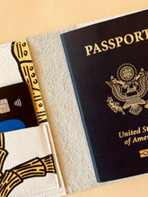 Load image into Gallery viewer, Leather Passport Cover - Bonita