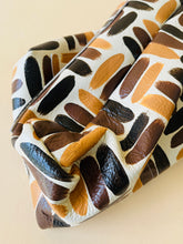 Load image into Gallery viewer, BWVA x R-KI-TEKT-Leather Market Tote-OMI HUES