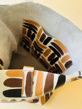 Load image into Gallery viewer, BWVA x R-KI-TEKT-Leather Market Tote-OMI HUES
