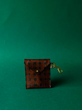 Load image into Gallery viewer, Leather Envelope Clip Wallet - Rust Grid